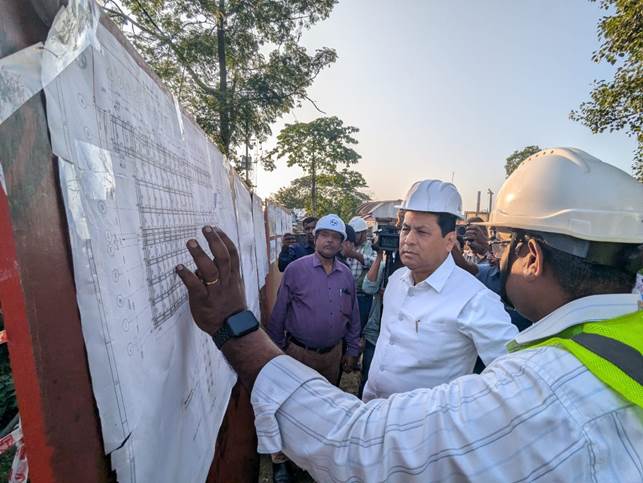 Maritime News India | Union Minister reviews ship repair facility | Investment in Northeast maritime infrastructure | Pandu Port Projec | Brahmaputra River touristm | Majuli Bridge003