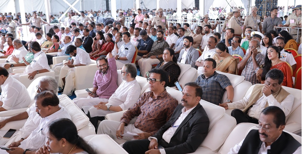 Prime Minister Narendra Modi Vizhinjam International Deepwater Seaport Maritime News India Kerala Chief Minister Pinarayi Vijayan Gautam Adani Karan 005