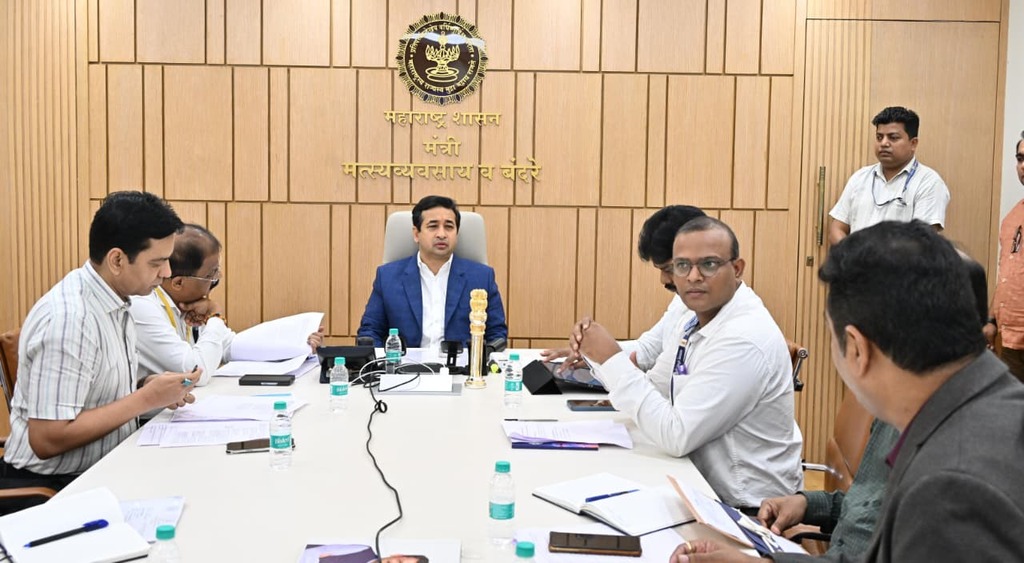 Maritime News Ratnagiri Maharashtra India Cashew Exports Jaigad Port Ratnagiri JSW Jaigarh Port Maharashtra Ports and Fisheries Minister Nitesh Rane Farmers Konkan 002