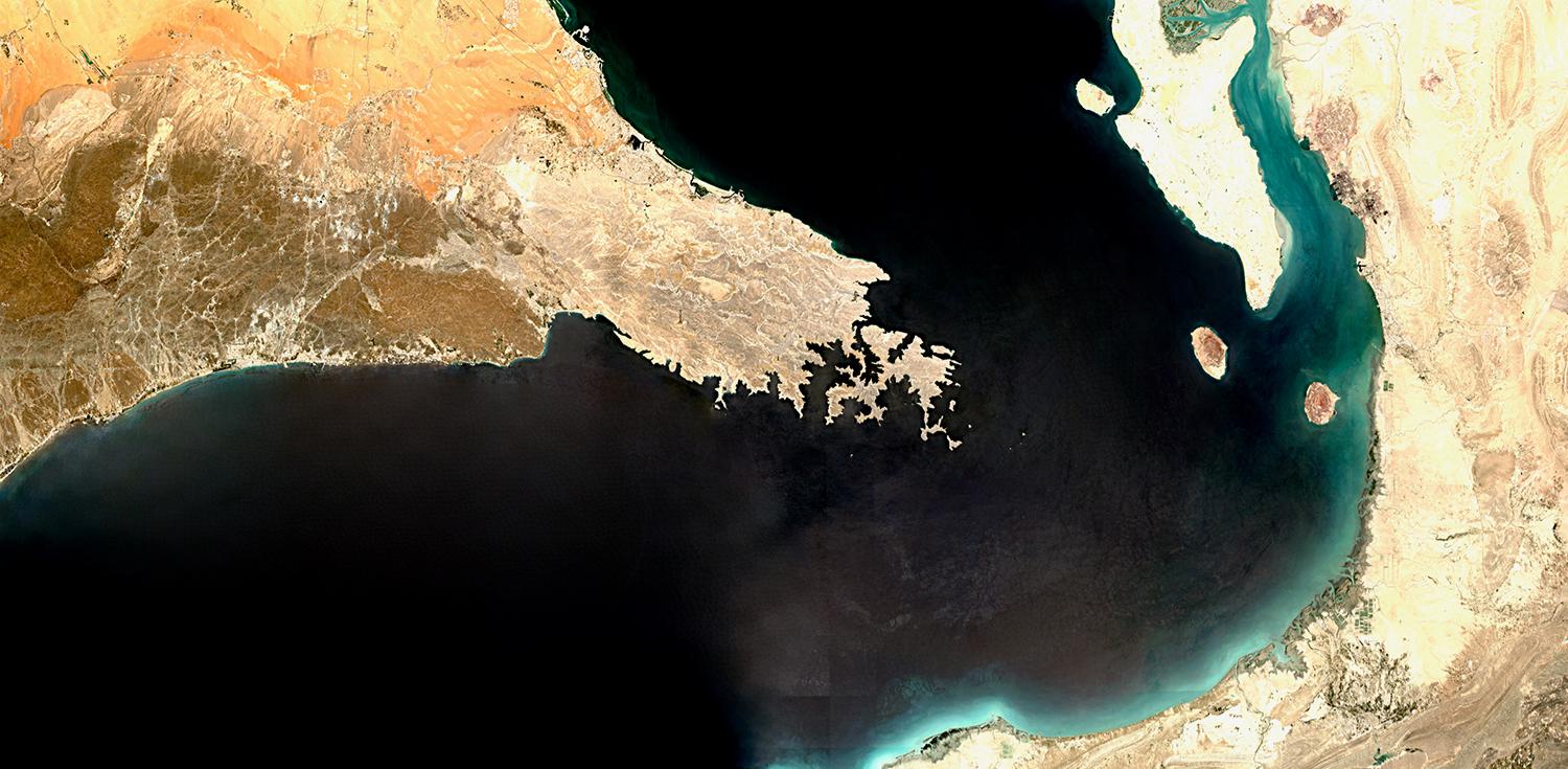 The International Maritime Organization (IMO), in coordination with Oman, Iran and regional authorities, has begun a large-scale evacuation of more than 11,000 seafarers stranded in the Strait of Hormuz region Maritime News