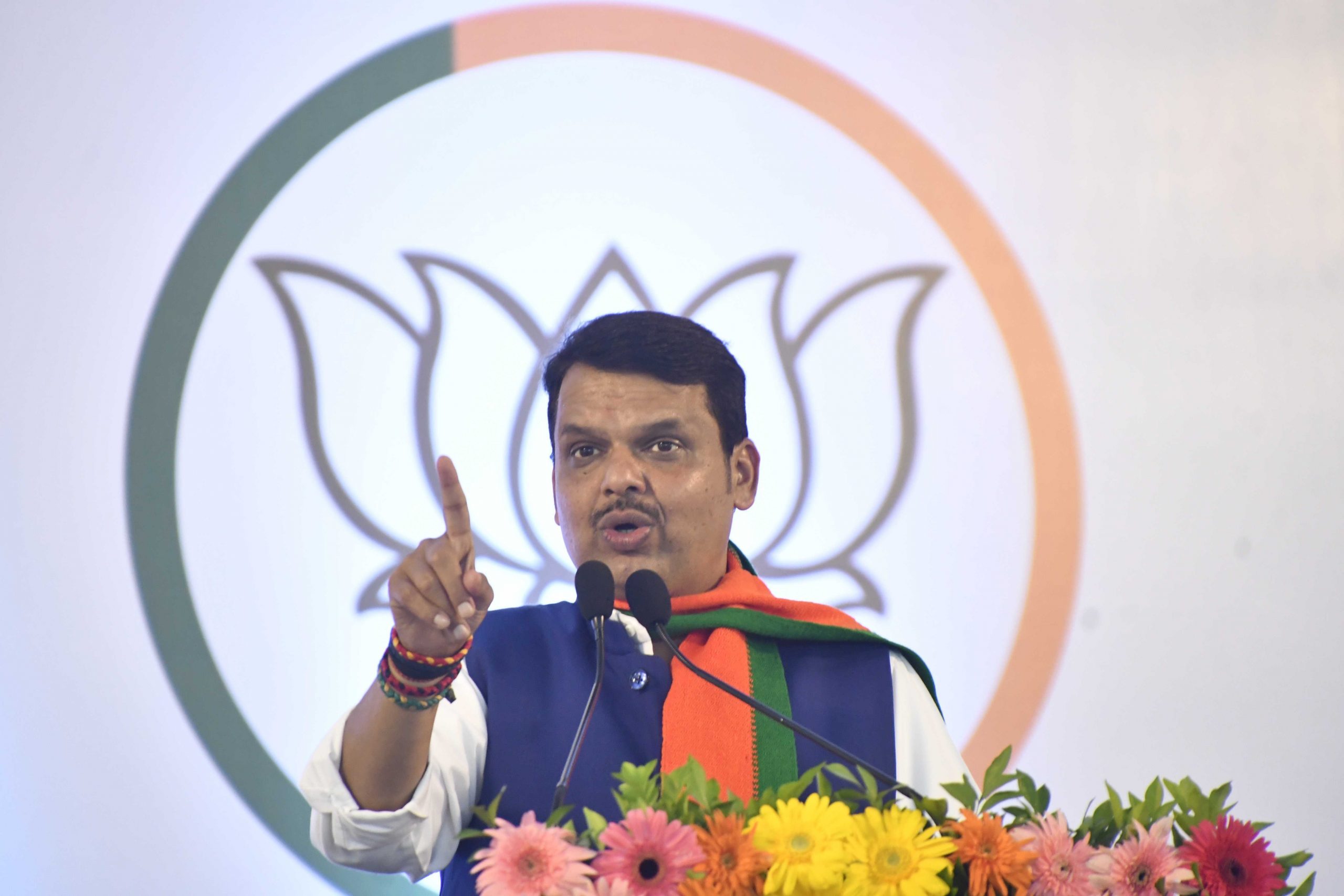 Maharashtra Chief Minister Devendra Fadnavis proposes a dedicated rail freight corridor linking JNPA, Vadhvan Port and the Samruddhi Expressway Maritime News