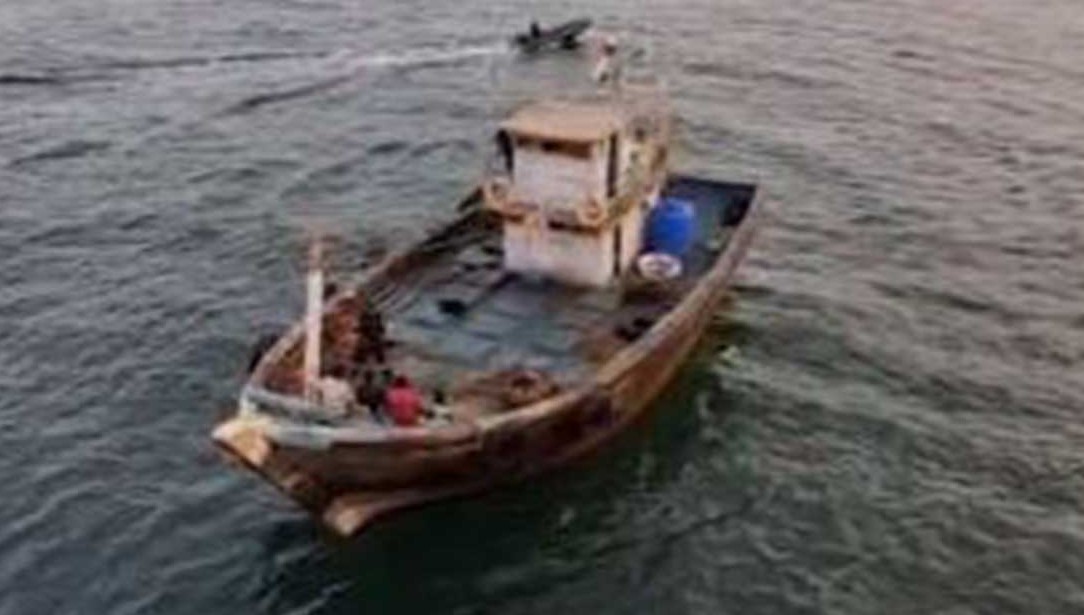 Indian Coast Guard intercepting vessel suspected of diesel smuggling off Mumbai coast - Maritime News