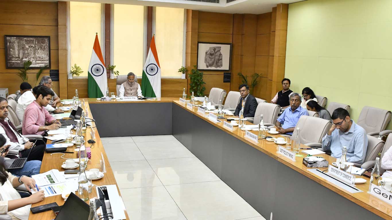 National Traders’ Welfare Board members and government officials attending a meeting in New Delhi with Indian national flags in the conference room - Maritime News